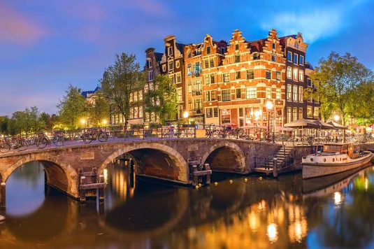 Top  Impressive Amsterdam Travel Attractions For First-Time Visitors